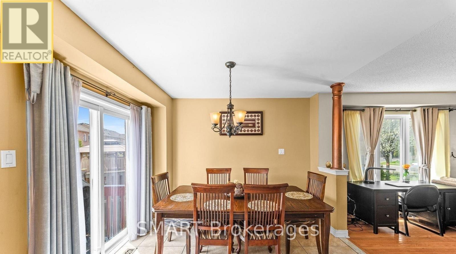 17 Calderstone Road, Brampton, Ontario L6P 2A4 - Photo 5 - W13638834
