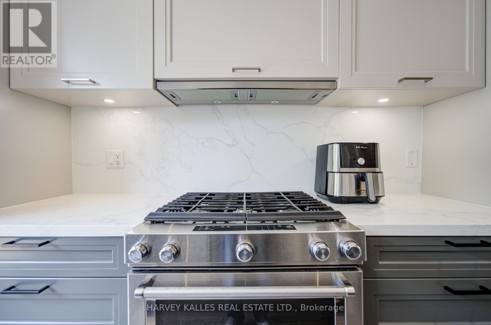 1130a Islington Avenue, Toronto, Ontario  M8Z 0G6 - Photo 11 - W13735524