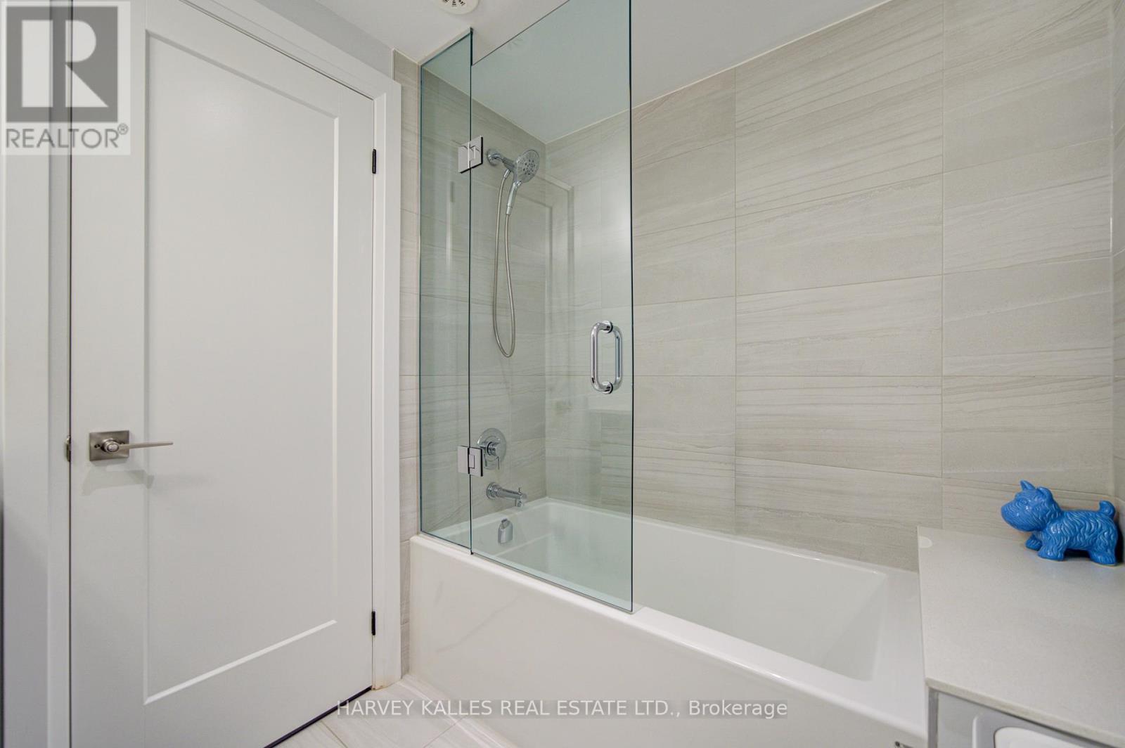 1130a Islington Avenue, Toronto, Ontario  M8Z 0G6 - Photo 21 - W13735524