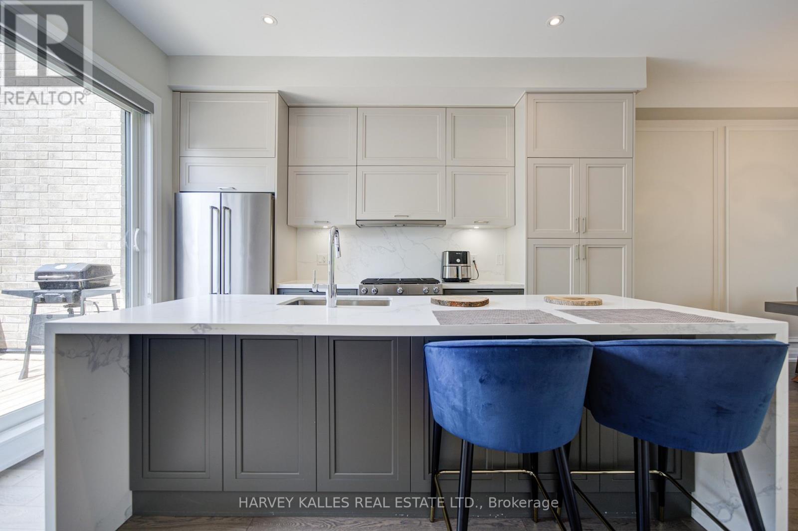 1130a Islington Avenue, Toronto, Ontario  M8Z 0G6 - Photo 9 - W13735524