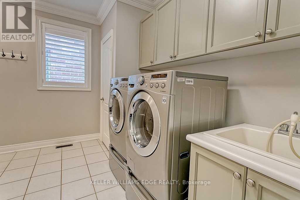 2384 Rock Point Drive, Oakville, Ontario  L6H 7V3 - Photo 13 - W13735560