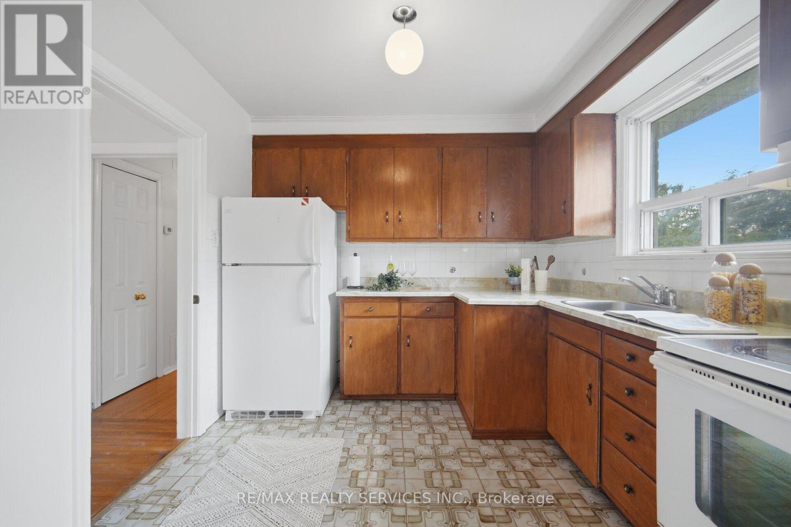 27 Edgemont Drive, Brampton, Ontario  L6V 1K9 - Photo 18 - W13735580