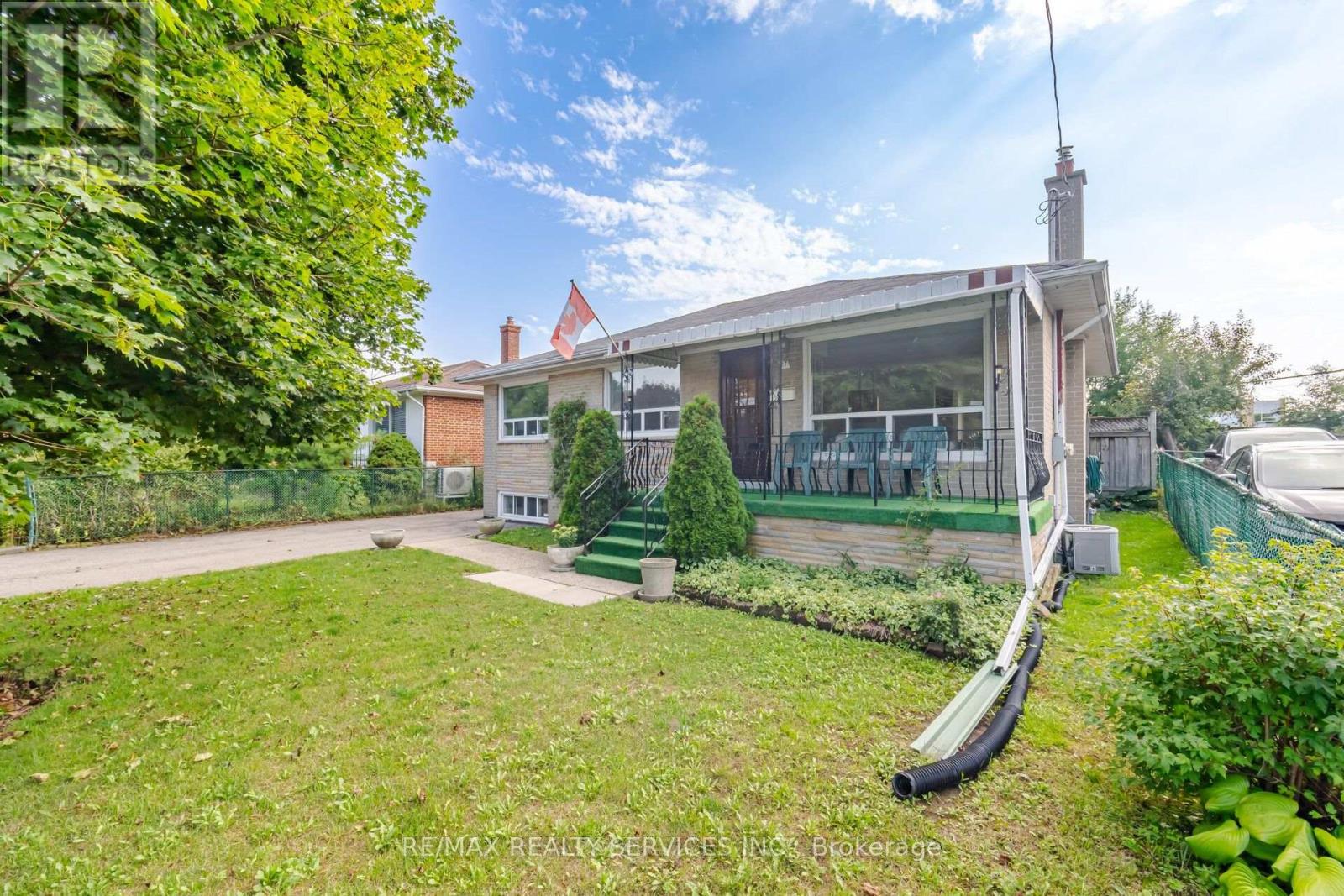 27 Edgemont Drive, Brampton, Ontario  L6V 1K9 - Photo 7 - W13735580