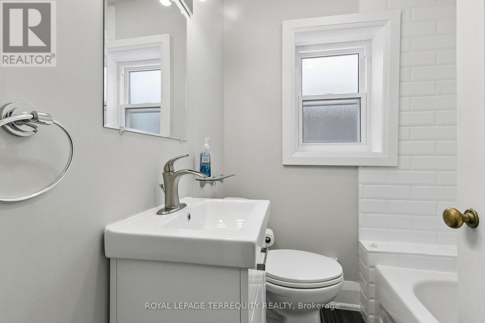 407 Annette Street, Toronto, Ontario  M6P 1R7 - Photo 37 - W13735618
