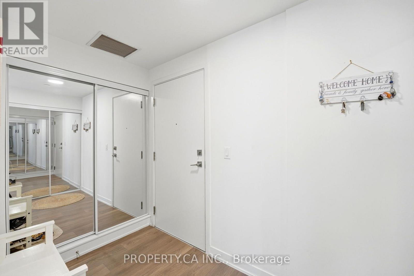 309 - 120 Canon Jackson Drive, Toronto, Ontario  M6M 0B7 - Photo 6 - W13735740