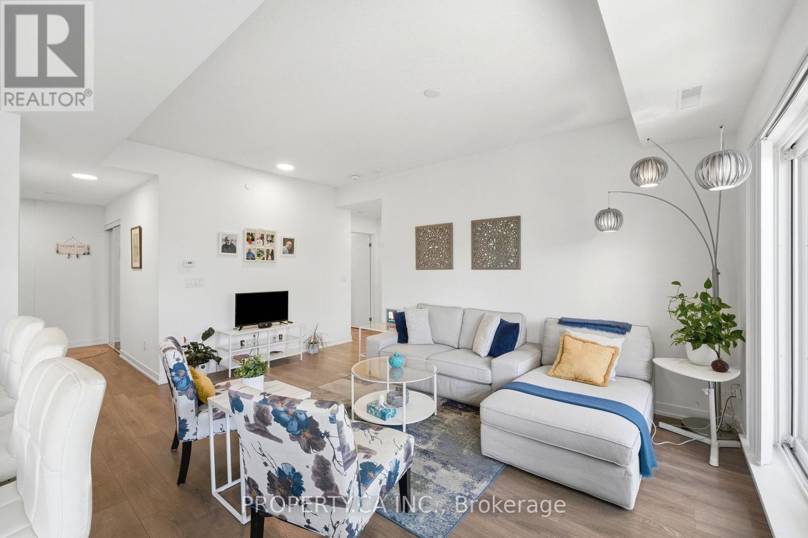 309 - 120 Canon Jackson Drive, Toronto, Ontario  M6M 0B7 - Photo 9 - W13735740