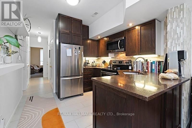 Main - 228 Pacific Avenue, Toronto, Ontario  M6P 2P5 - Photo 3 - W13735756