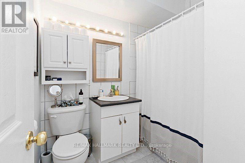 Main - 228 Pacific Avenue, Toronto, Ontario  M6P 2P5 - Photo 7 - W13735756
