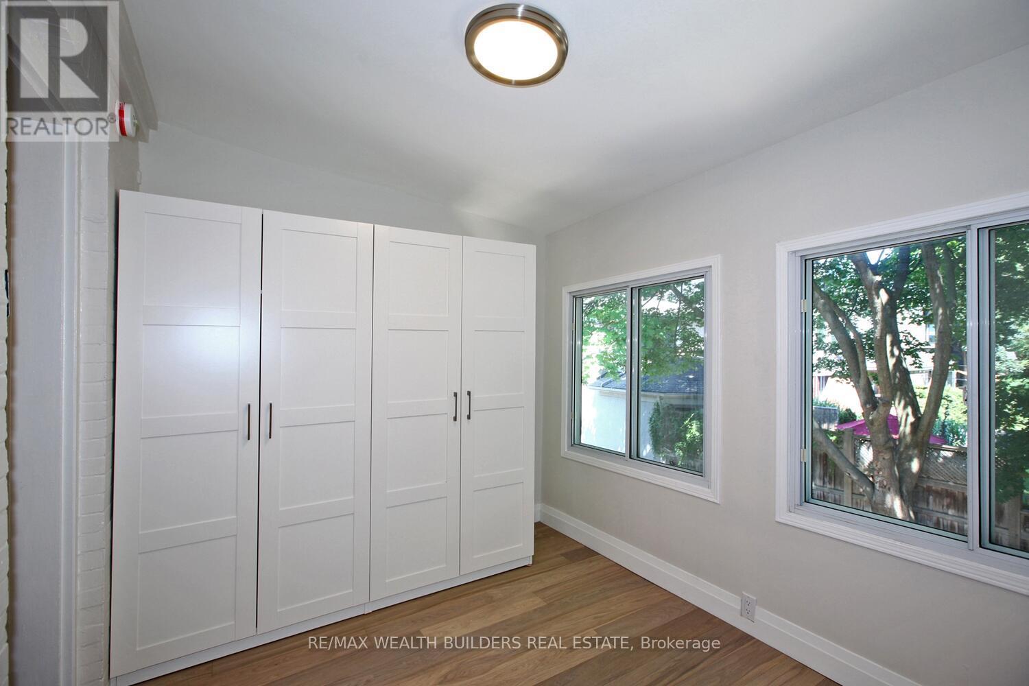 B - 163 Parkside Drive, Toronto, Ontario  M6P 2G3 - Photo 16 - W13735764