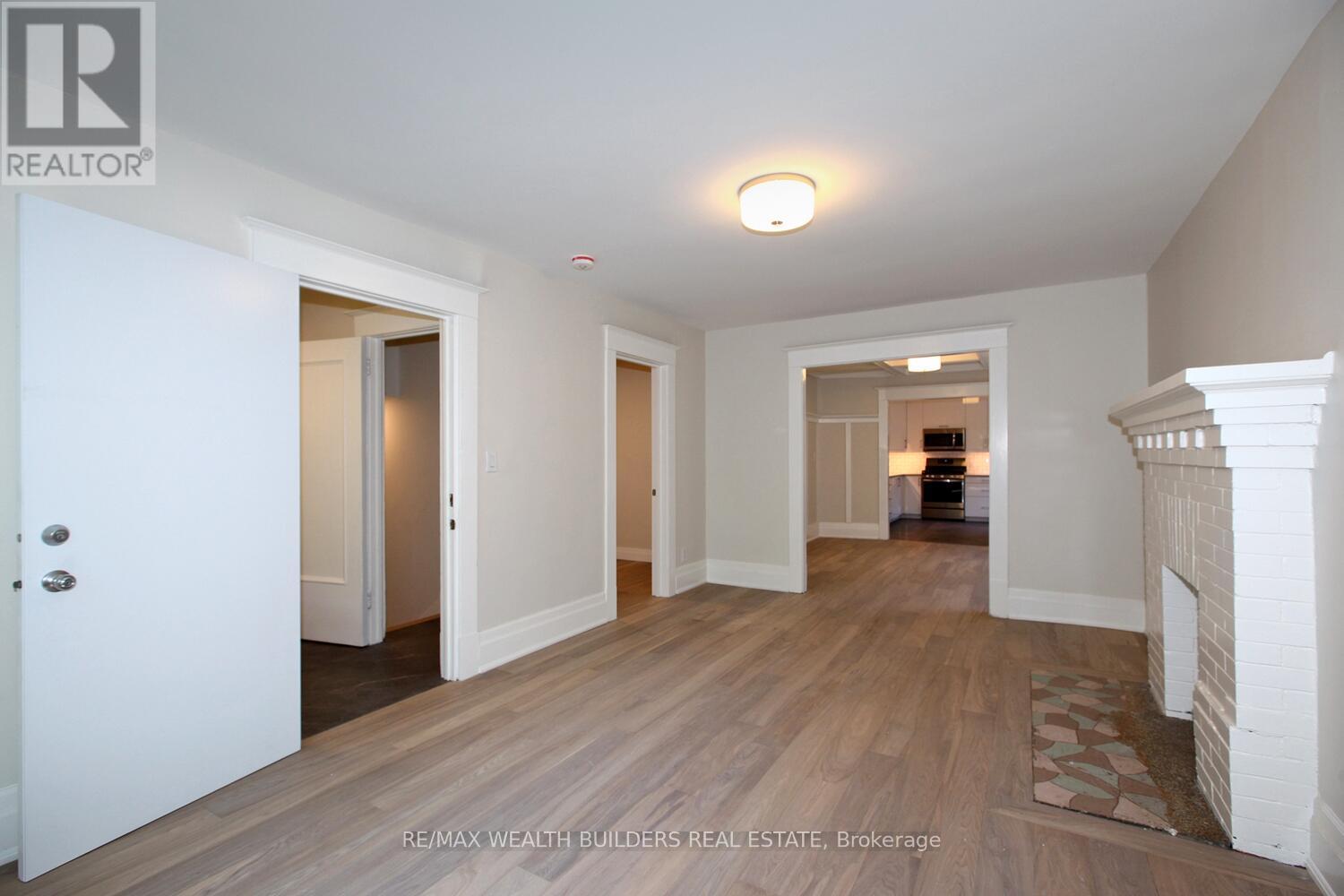B - 163 Parkside Drive, Toronto, Ontario  M6P 2G3 - Photo 2 - W13735764