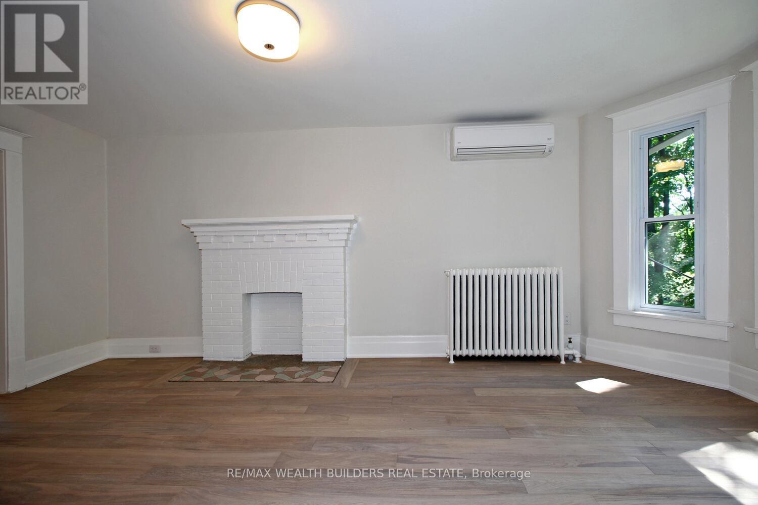 B - 163 Parkside Drive, Toronto, Ontario  M6P 2G3 - Photo 3 - W13735764