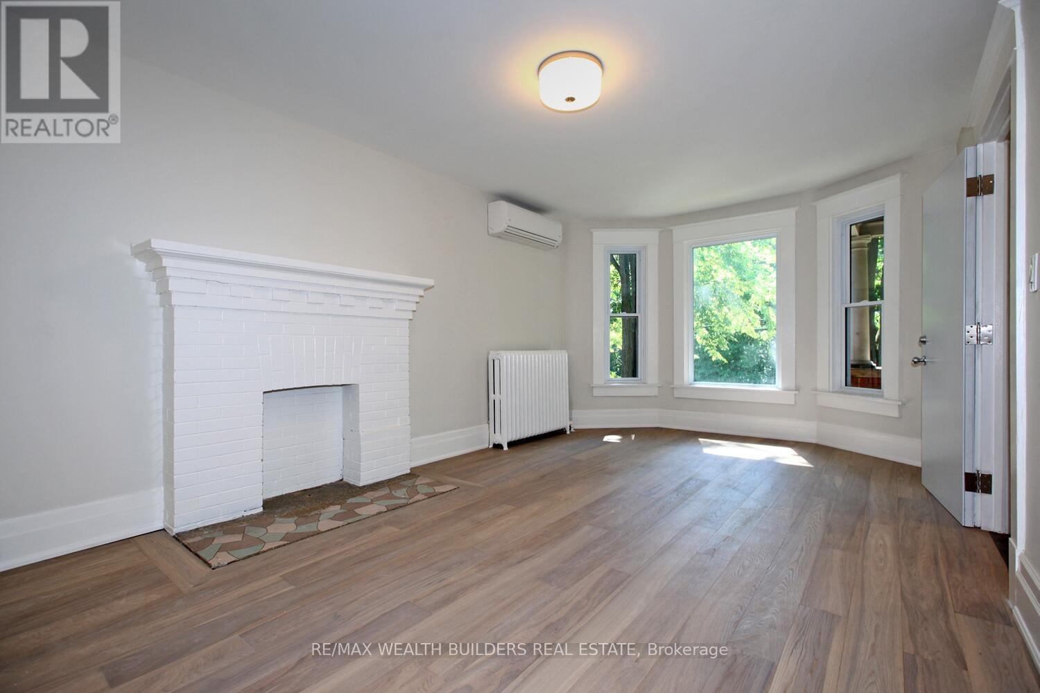 B - 163 Parkside Drive, Toronto, Ontario  M6P 2G3 - Photo 8 - W13735764