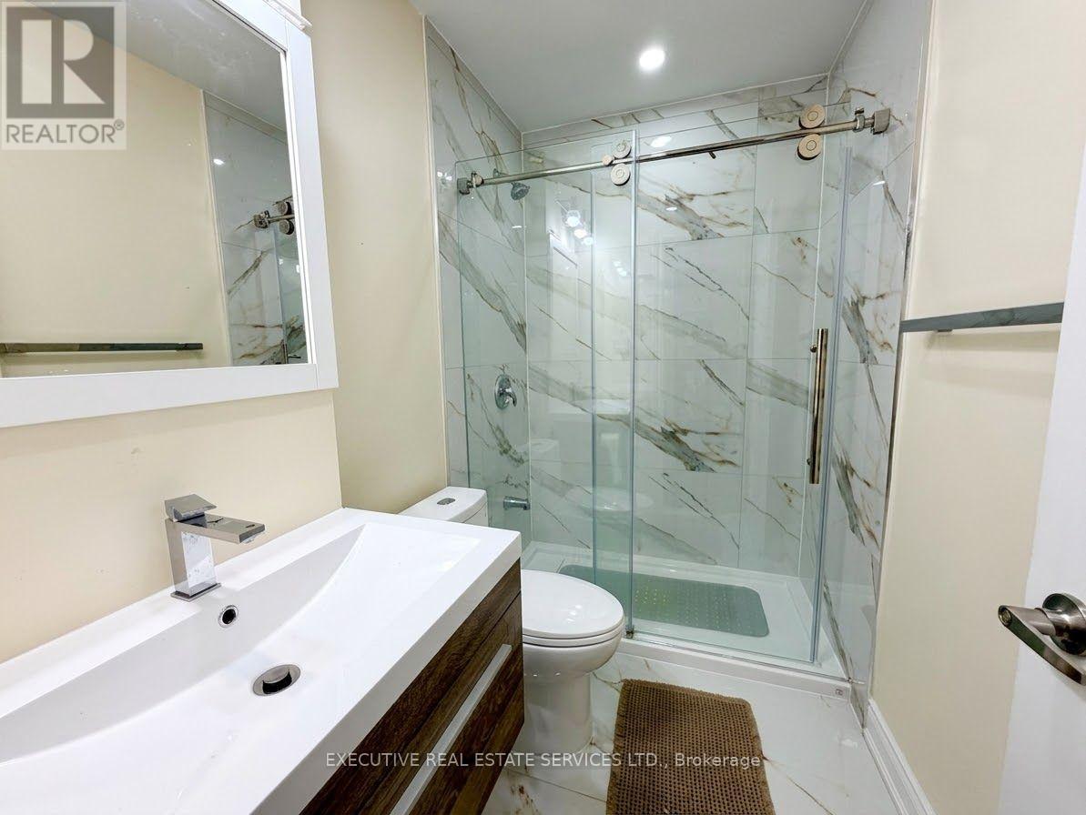 118 Turquoise Crescent, Brampton, Ontario  L6P 2R3 - Photo 10 - W13735776