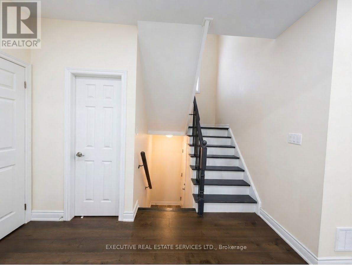 118 Turquoise Crescent, Brampton, Ontario  L6P 2R3 - Photo 9 - W13735776