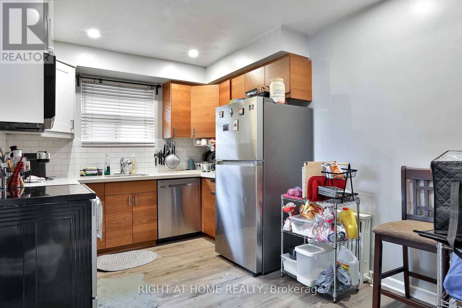 35 Fifteenth Street, Toronto, Ontario  M8V 3J3 - Photo 10 - W13735788