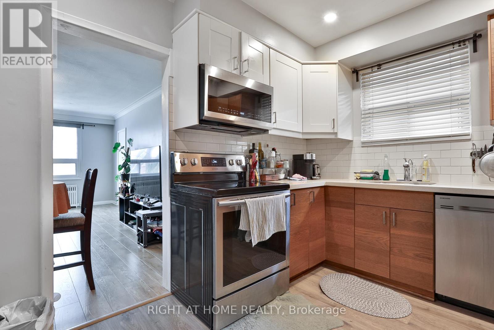 35 Fifteenth Street, Toronto, Ontario  M8V 3J3 - Photo 8 - W13735788