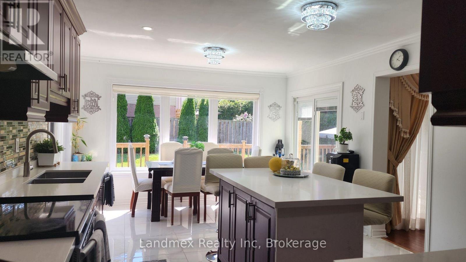 6636 Edenwood Drive, Mississauga, Ontario  L5N 3J9 - Photo 2 - W13735800