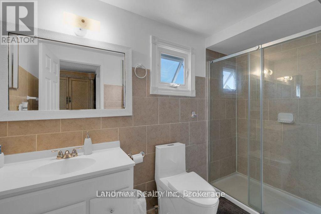 6636 Edenwood Drive, Mississauga, Ontario  L5N 3J9 - Photo 4 - W13735800