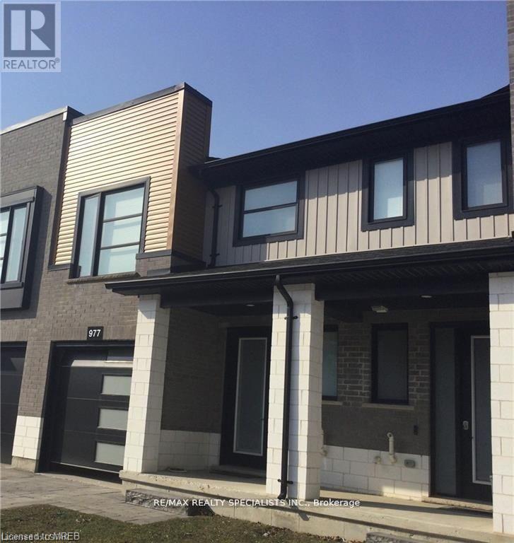 977 - 977 West Village Square, London North, Ontario  N6H 0J7 - Photo 2 - X13735592