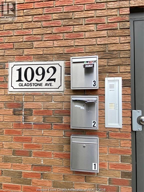 1092 Gladstone Avenue Unit# 1, Windsor, Ontario  N9A 2R8 - Photo 3 - 26021177
