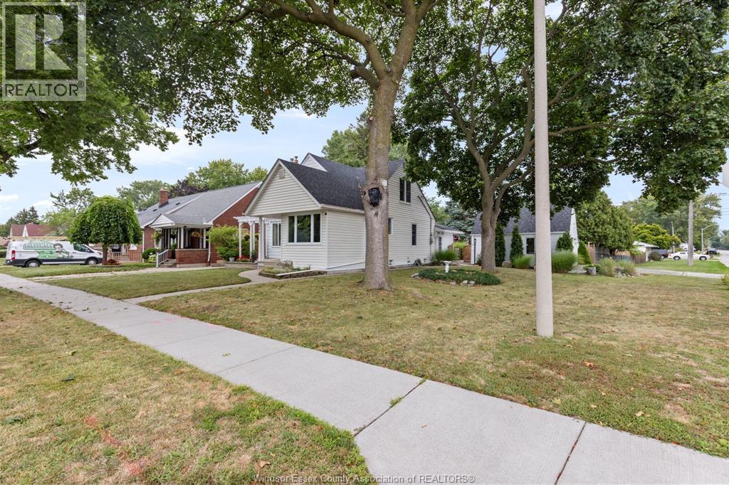 890 Glidden, Windsor, Ontario  N8S 2N5 - Photo 3 - 26021430