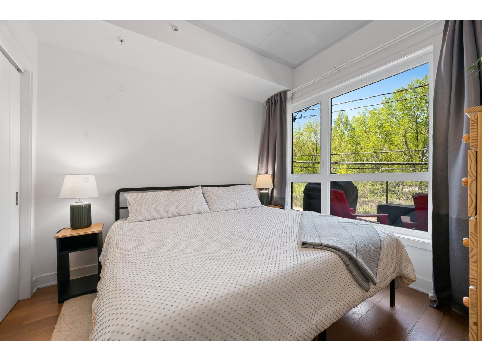300 Av. George-V|#203 Montréal (Lachine) Quebec Canada H8S2R6 3