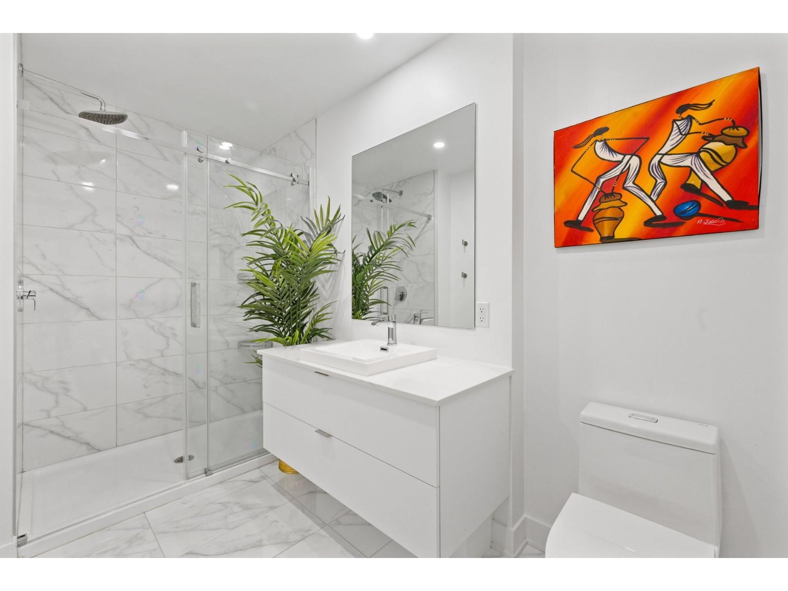 300 Av. George-V|#203 Montréal (Lachine) Quebec Canada H8S2R6 4