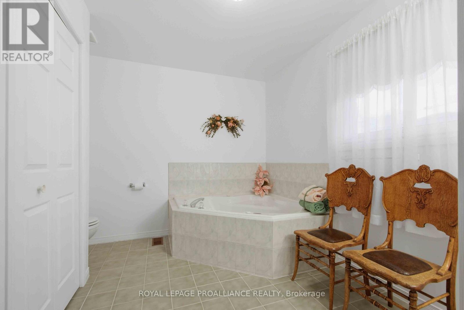 21 Miron Road, Quinte West, Ontario  K8V 3H9 - Photo 19 - X13735844