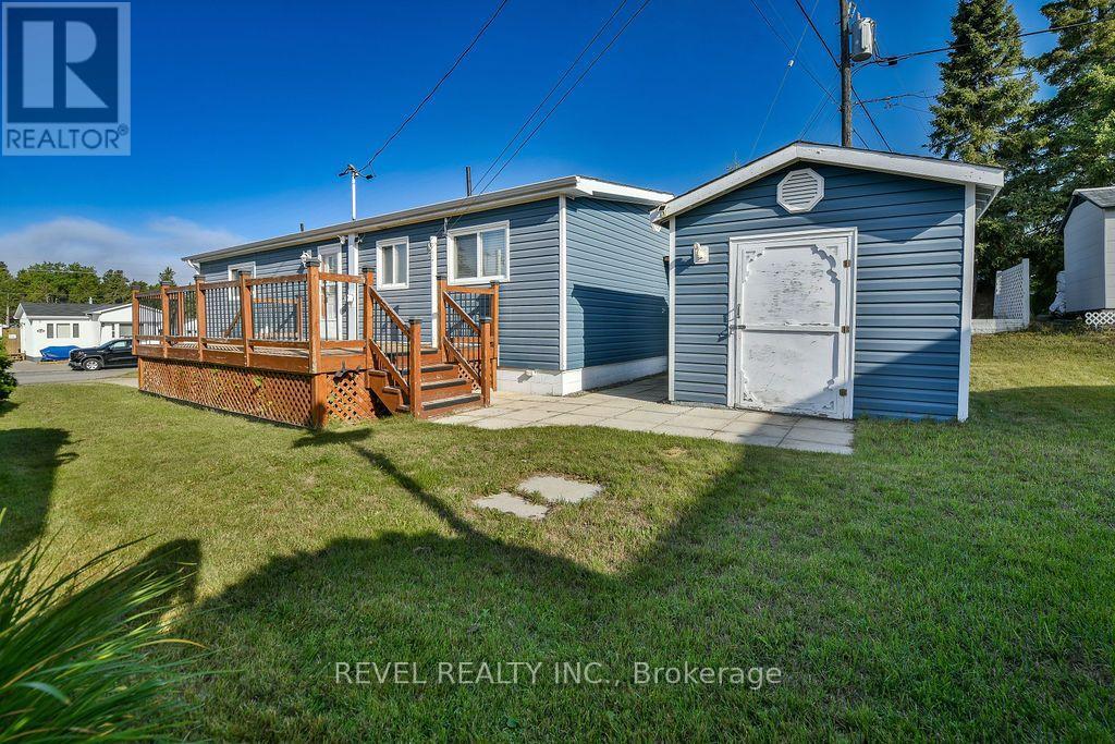 18 Grasslands Road — photo 2
