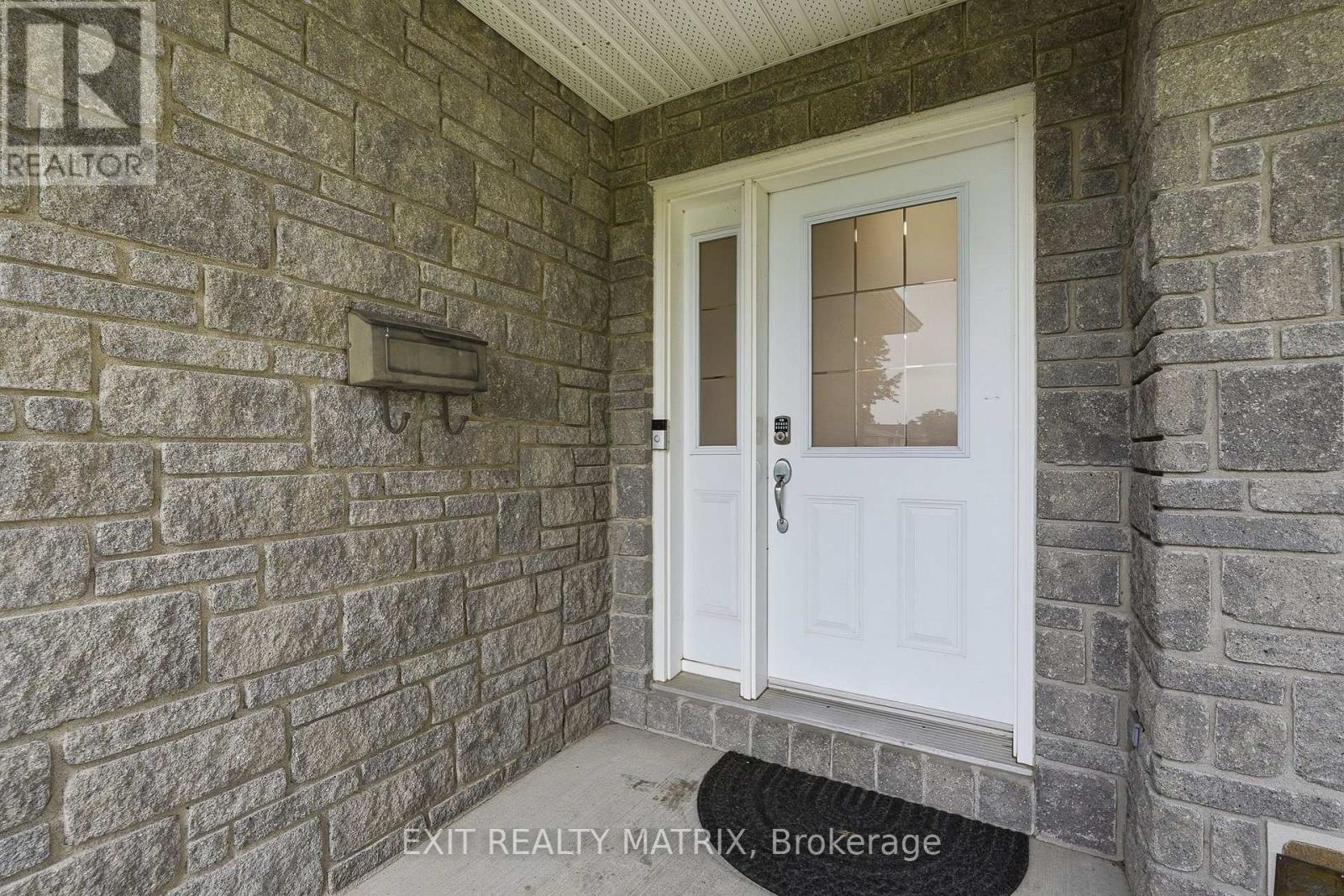 134 Lachaine Street, Russell, Ontario  K0A 1W0 - Photo 3 - X13735932