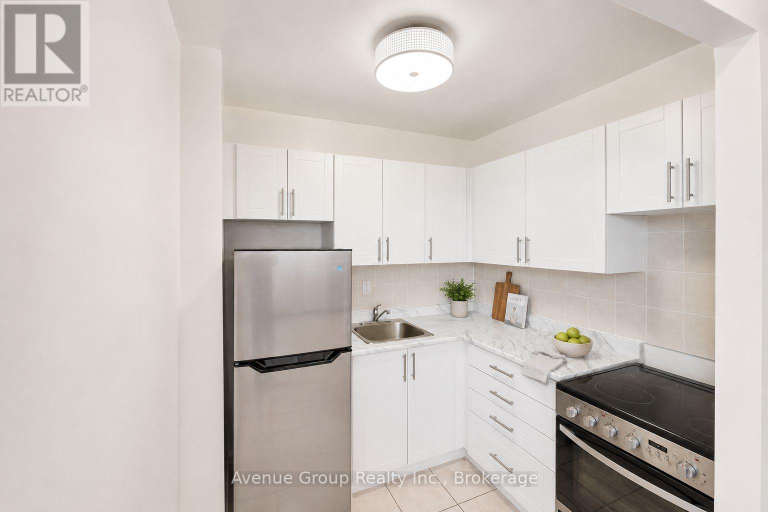 1501 - 120 Shelborne Avenue, Toronto, Ontario  M6B 2M7 - Photo 2 - C13735864