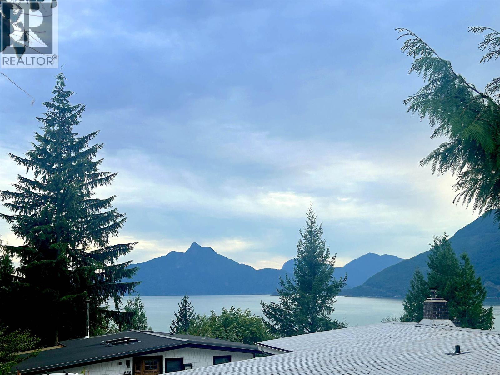827 Minaty Lane, Britannia Beach, British Columbia  V0N 1J0 - Photo 25 - R3160728