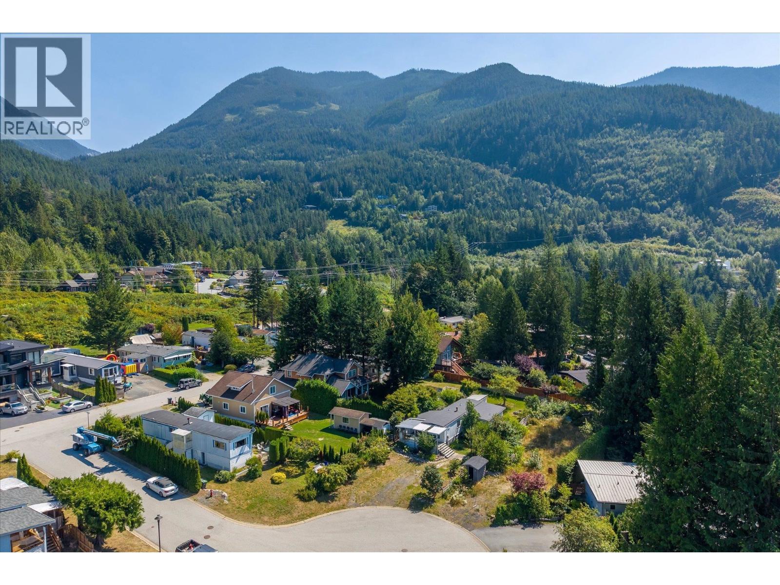 827 Minaty Lane, Britannia Beach, British Columbia  V0N 1J0 - Photo 28 - R3160728