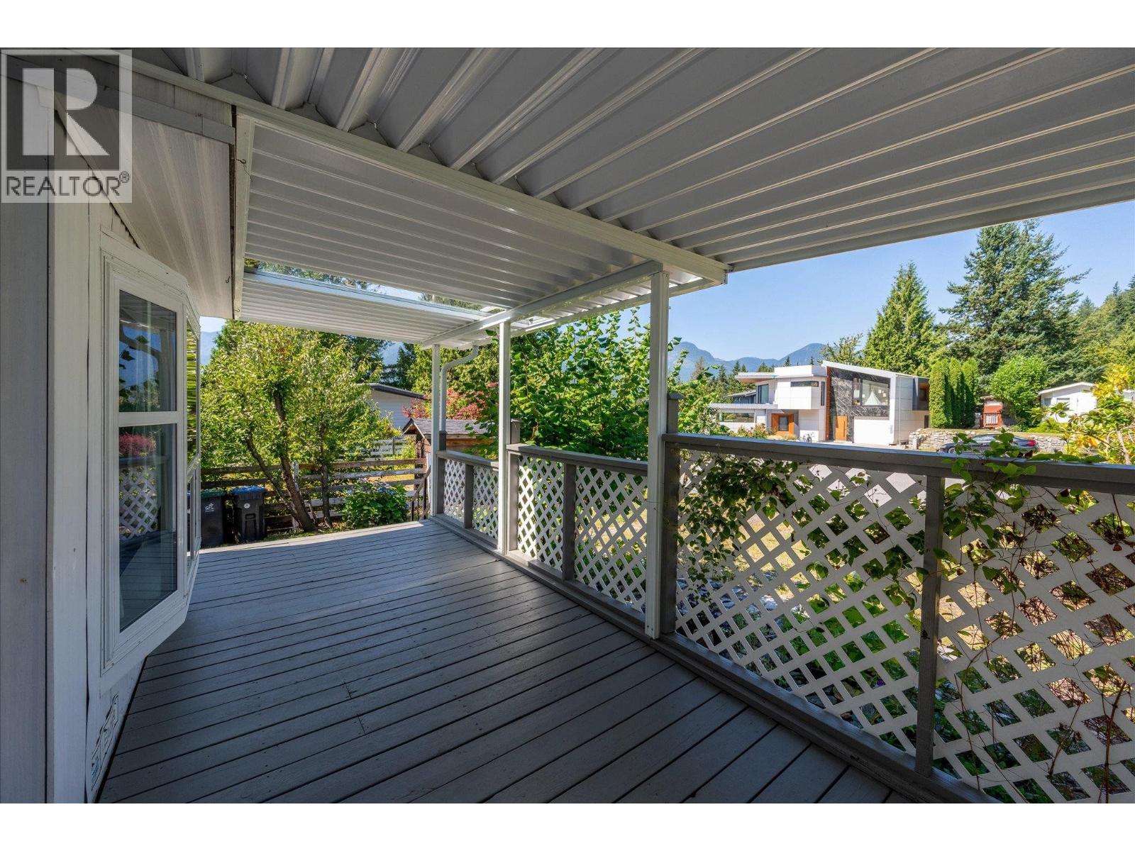 827 Minaty Lane, Britannia Beach, British Columbia  V0N 1J0 - Photo 4 - R3160728