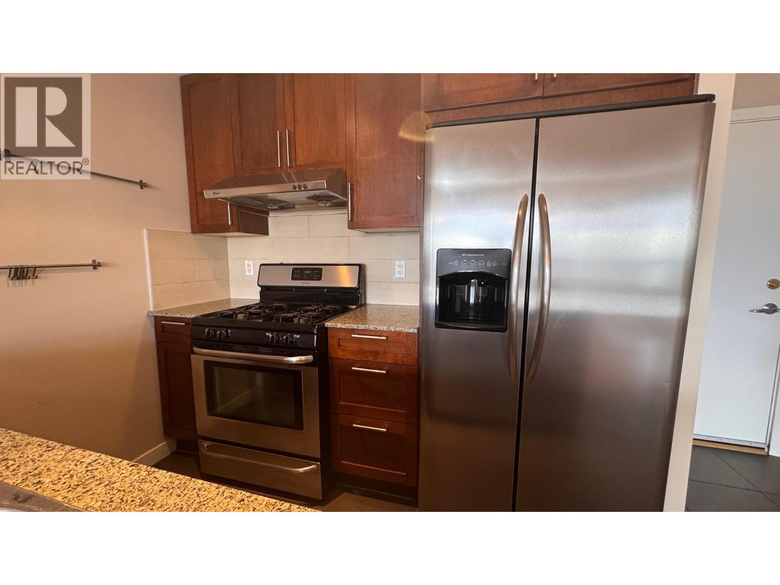 24xx 7088 Salisbury Avenue, Burnaby, British Columbia  V5E 0A4 - Photo 2 - R3160732