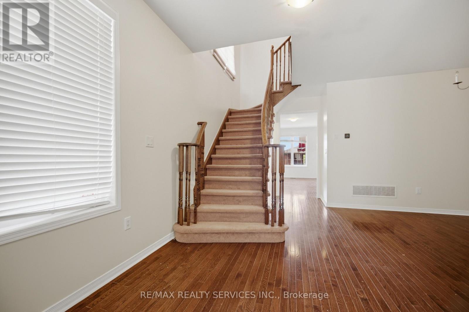98 Teal Crest Circle, Brampton, Ontario  L6X 2Z4 - Photo 18 - W13735856