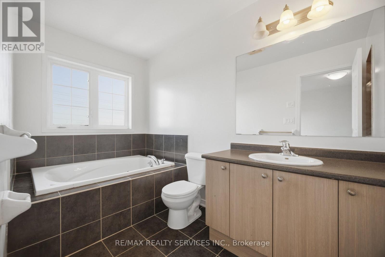 98 Teal Crest Circle, Brampton, Ontario  L6X 2Z4 - Photo 23 - W13735856