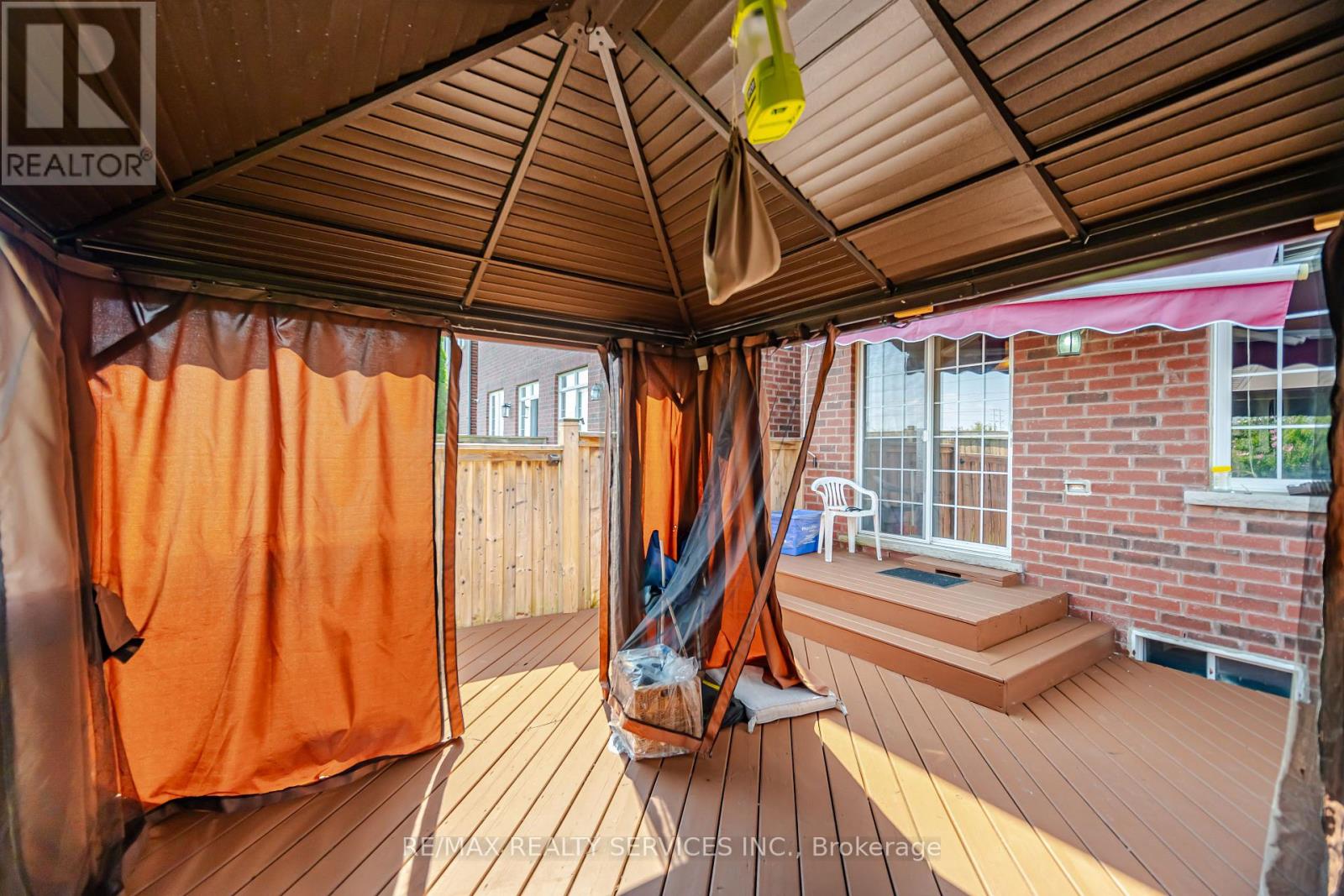 98 Teal Crest Circle, Brampton, Ontario  L6X 2Z4 - Photo 44 - W13735856
