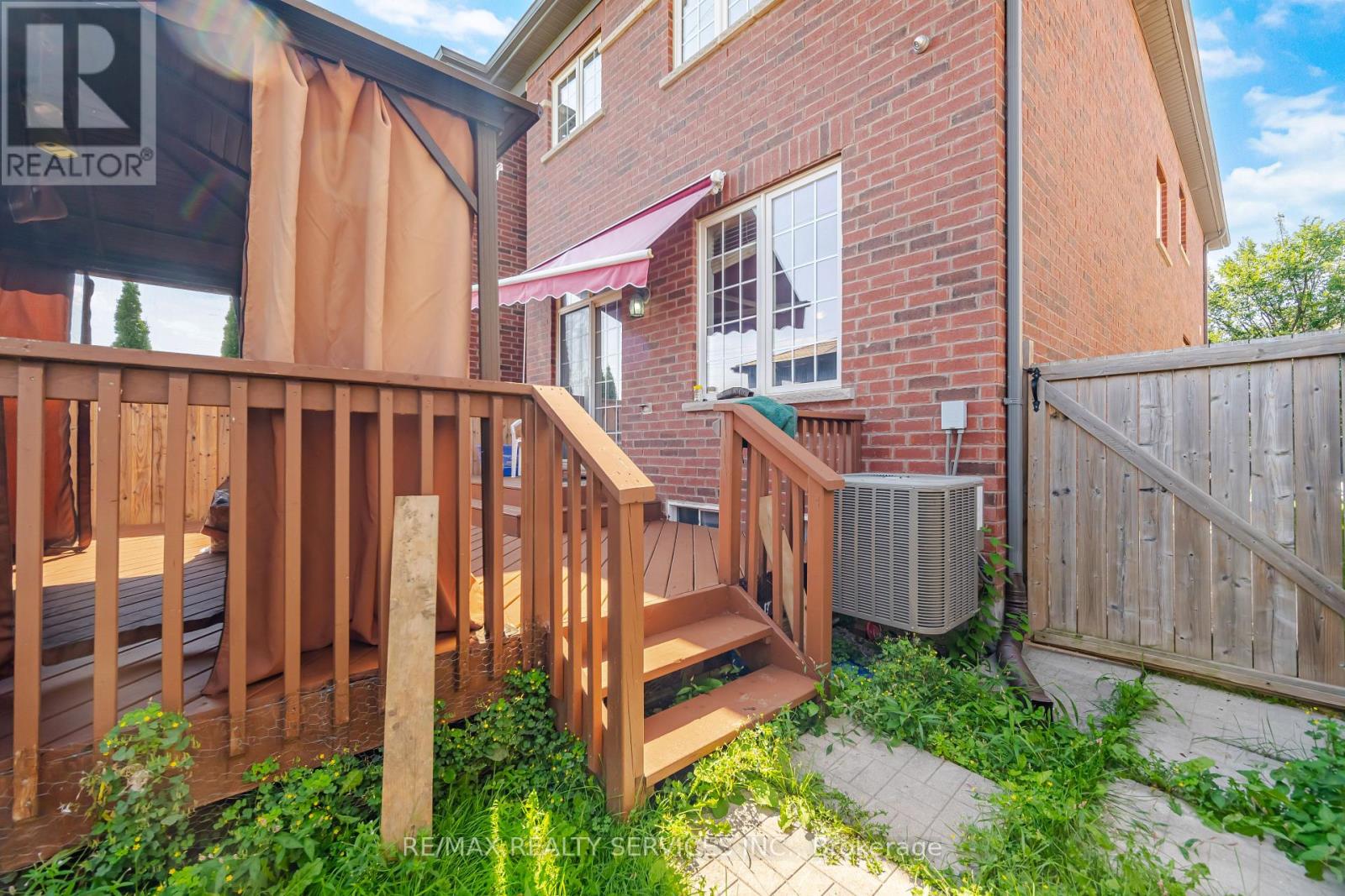 98 Teal Crest Circle, Brampton, Ontario  L6X 2Z4 - Photo 47 - W13735856