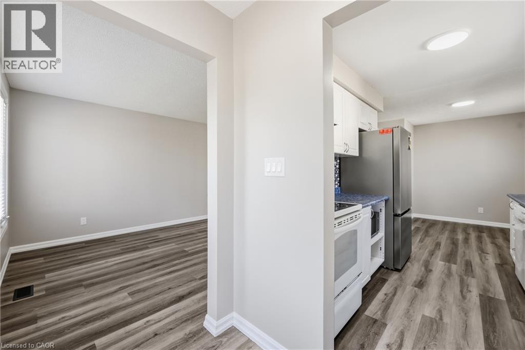 42 Terrace Avenue, Welland, Ontario  L3C 2C4 - Photo 4 - 40859839