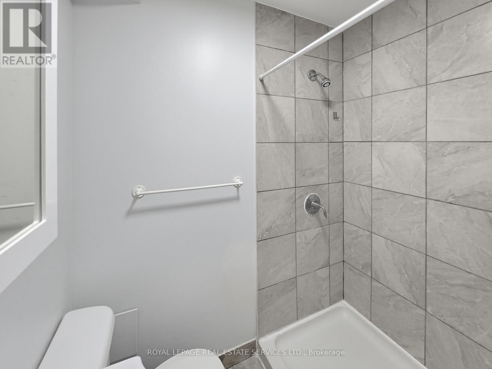 6 - 8 Ottawa Street N, Hamilton, Ontario  L8H 3Y7 - Photo 5 - X13735982