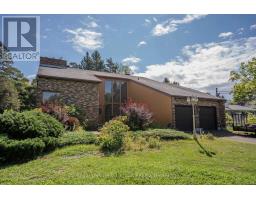 1702 GLENWOOD CRESCENT, Thunder Bay, Ontario