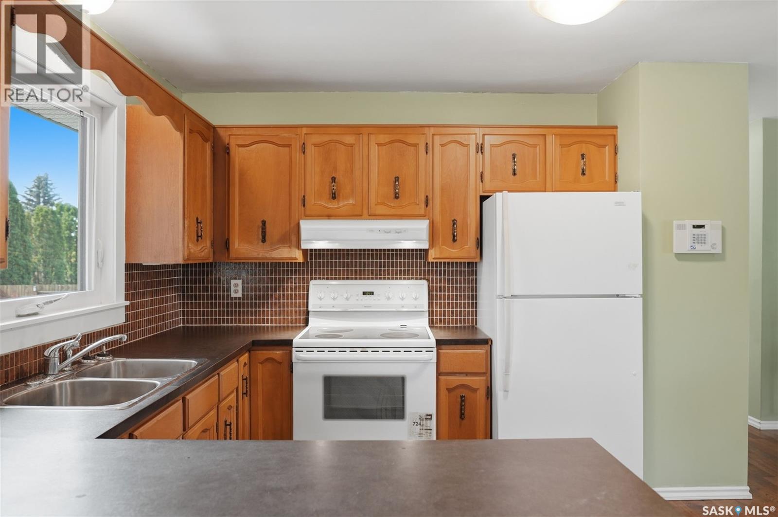 546 Guelph Crescent, Saskatoon, Saskatchewan  S7H 4R4 - Photo 9 - SK047288