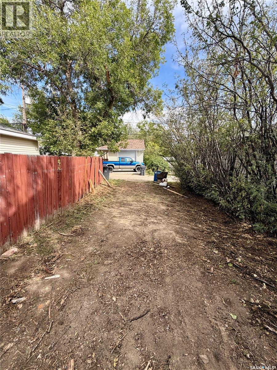 553 2nd Avenue Nw, Swift Current, Saskatchewan  S9H 0R1 - Photo 18 - SK047276
