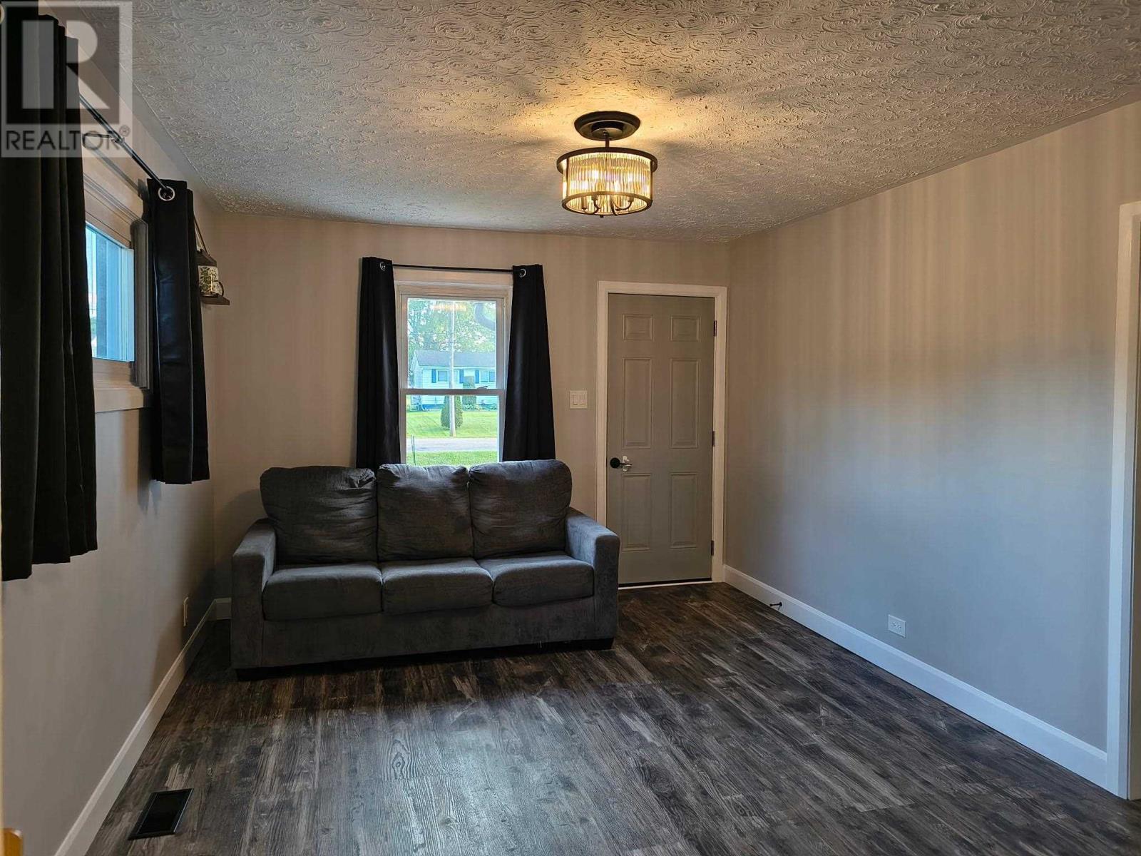 54 Killarney Rd, Sault Ste. Marie, Ontario  P6B 4N8 - Photo 17 - SM262371
