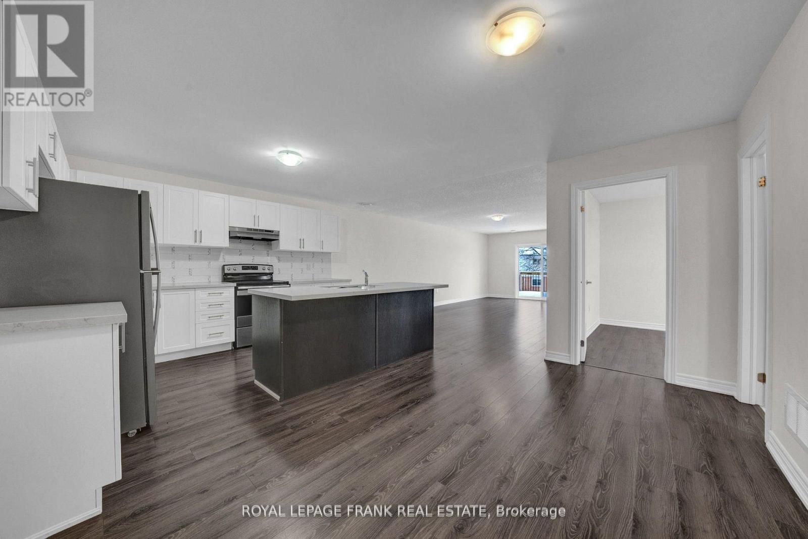 402 Olive Avenue, Oshawa, Ontario L1H 2R1 - Photo 7 - E13736118