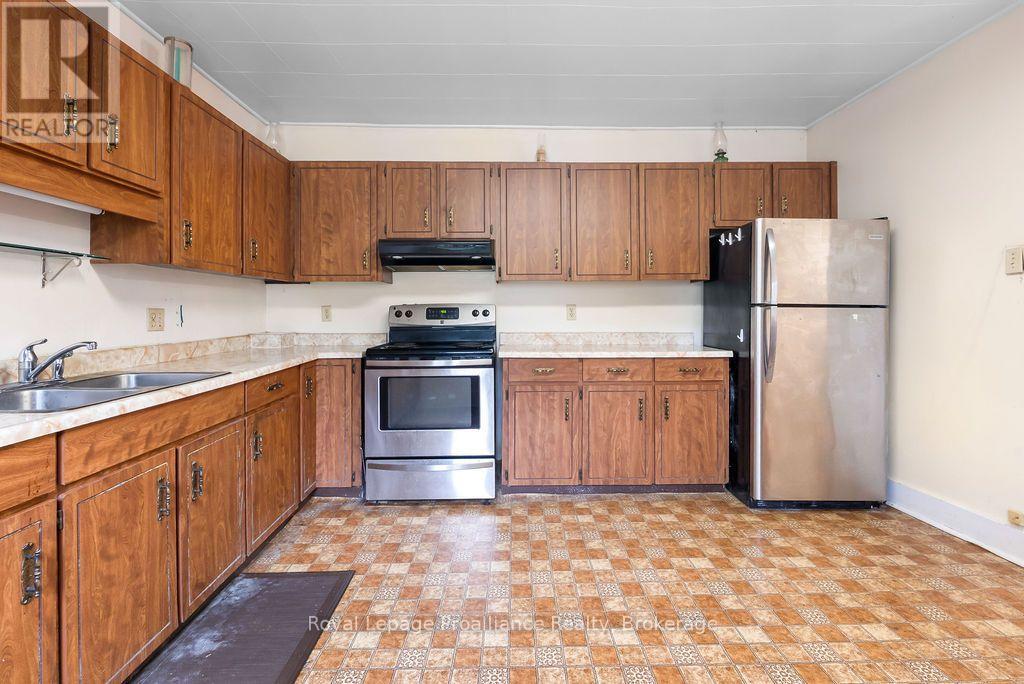 294 Moira Street E, Belleville, Ontario  K8P 2T1 - Photo 10 - X13736096