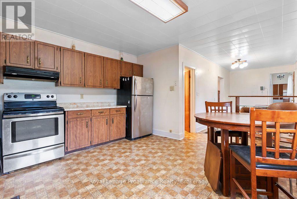 294 Moira Street E, Belleville, Ontario  K8P 2T1 - Photo 11 - X13736096