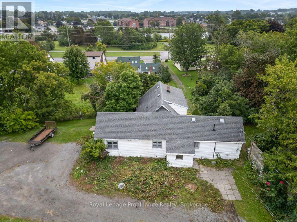 294 Moira Street E, Belleville, Ontario  K8P 2T1 - Photo 6 - X13736096