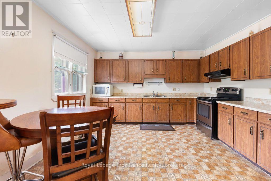 294 Moira Street E, Belleville, Ontario  K8P 2T1 - Photo 8 - X13736096